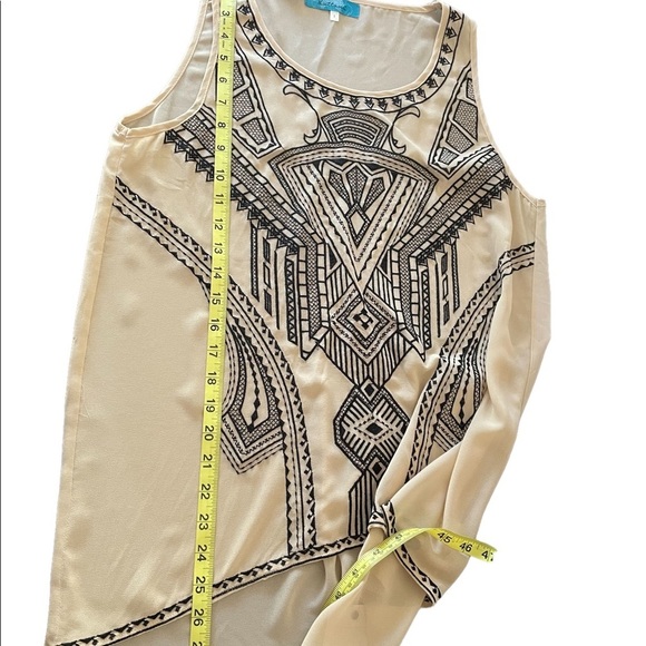 Buttons Black and Tan sleeveless embroidered mesh tanks size large - Picture 4 of 8